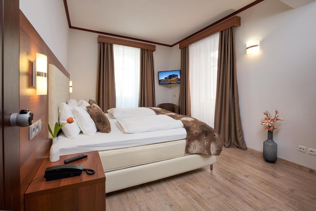 Hotel Meyerhof Леррах Екстер'єр фото