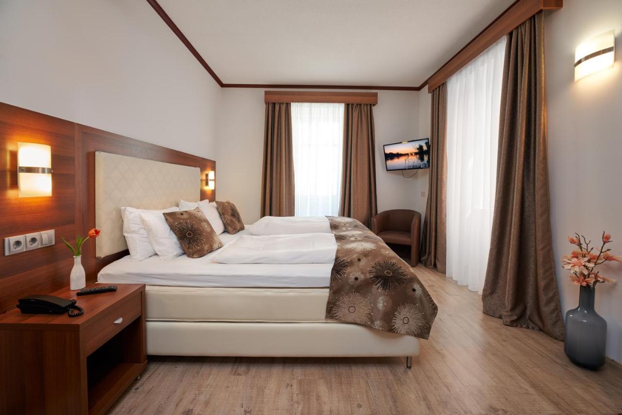 Hotel Meyerhof Леррах Екстер'єр фото