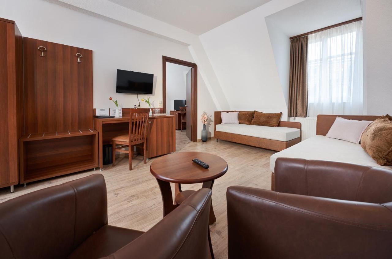 Hotel Meyerhof Леррах Екстер'єр фото