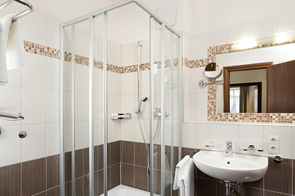 Hotel Meyerhof Леррах Номер фото